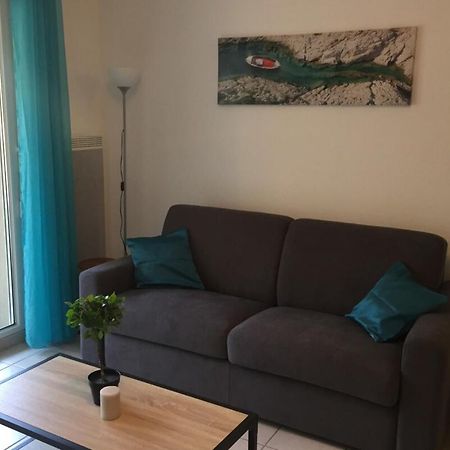 Les Jardins De Louise-2 Pers Avec Parking-Terrasse Lejlighed Vénissieux Eksteriør billede